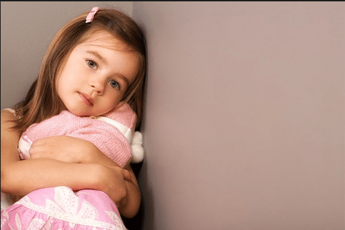 Nhận biết sớm những biểu hiện của con bị tự kỷ