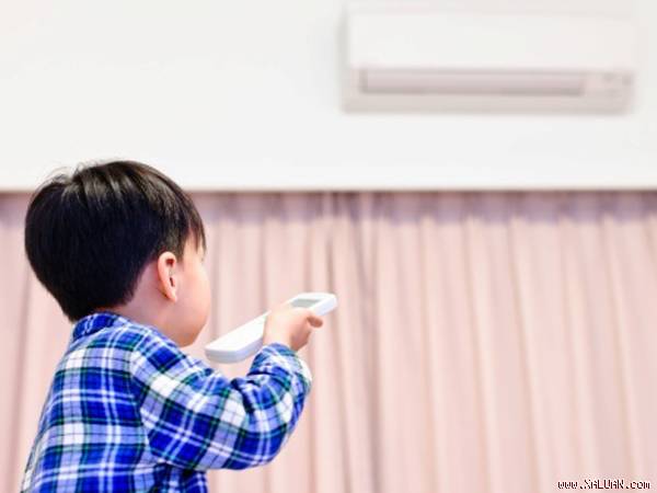 cach-cho-be-nam-dieu-hoa
